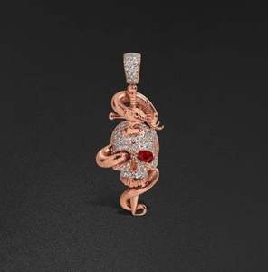 Colgante de Calavera Serpentina Personalizado, Acabado en Oro Rosa de 14K, Moissanita Corte Princesa, Estilo Hip Hop, Colgante de Diamantes para Hombre y Mujer - Product Image 4