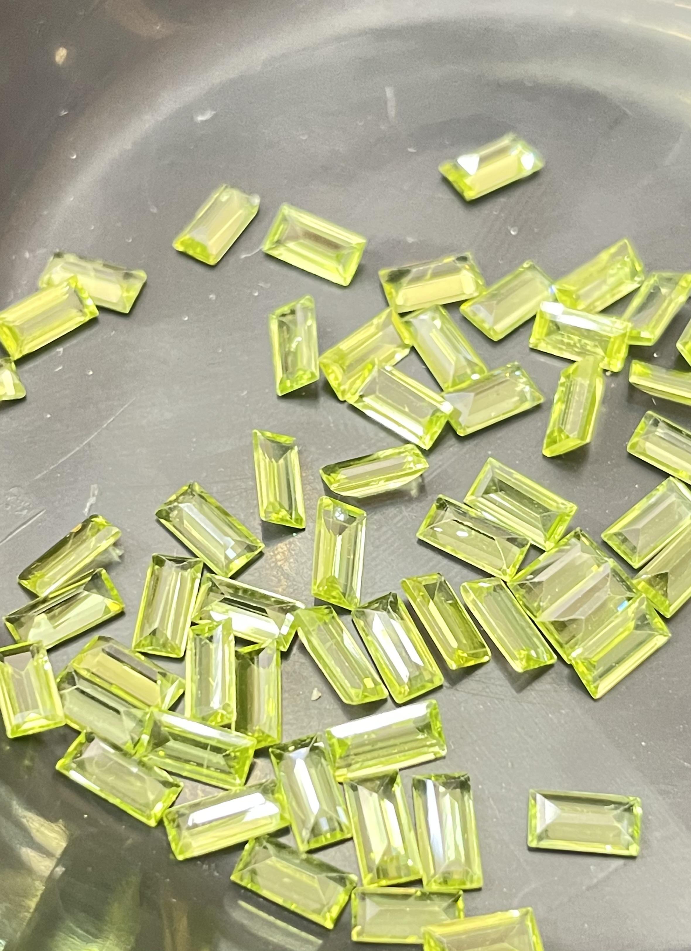 สีเขียว