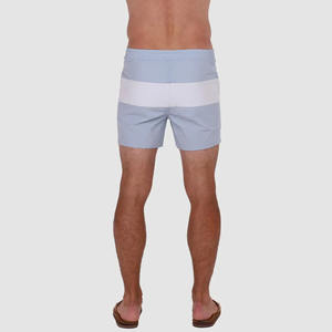 กางเกงขาสั้นชายแบบแห้งเร็ว กันน้ำ ผ้าวอร์สต์ 5 นิ้ว สำหรับออกกำลังกาย ใส่ลำลอง ใส่เล่นน้ำทะเล ยืดหยุ่น ป้องกันรอยยับ พร้อมโลโก้ - Product Image 4