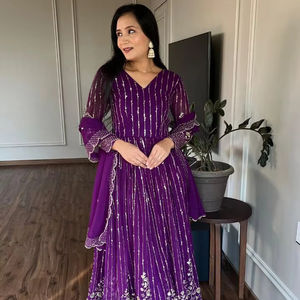 Les femmes traditionnelles lourdes portent le tissu de Georgette de faux de collection avec le travail de broderie de paillettes de 3MM - Product Image 1