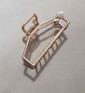 Grandes pinces à cheveux dorées de créateur en gros, barrettes personnalisées pour femmes, pinces à cheveux en résine, accessoires décoratifs Art Déco simples pour femmes - Product Image 5