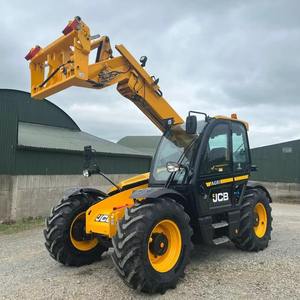 Chariot télescopique d'occasion JCB535, modèle 2022, capacité de 4 tonnes, hauteur de levage de 10 m, conception flexible et stable, fiable et simple - Product Image 1