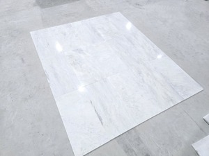 แผ่นหินอ่อนที่ทันสมัยคุณภาพสูงสีขาว Carrara Bianco ลายหินธรรมชาติที่ทนทานสำหรับตกแต่งพื้นผนัง - Product Image 4
