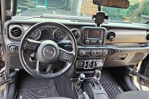 รถจี๊ป แกลดิเอเตอร์ สปอร์ต 4x4 ปี 2020 มือสอง สภาพดี เครื่องยนต์ 3.6 ลิตร V6 - Product Image 3