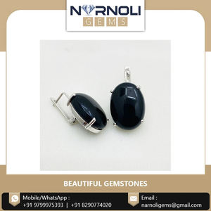Belles boucles d'oreilles en argent sterling 925 cloutées d'un cabochon en onyx noir pour femme - Product Image 2