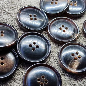 กระดุมเปล่าทำจากเขาควายธรรมชาติสำหรับอุปกรณ์ตกแต่งเสื้อผ้า คุณภาพสูง - Product Image 1