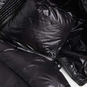 Gilet matelassé personnalisé pour femmes avec capuche Veste sans manches résistante à l'eau Gilets pour la randonnée, le ski et le camping - Product Image 6