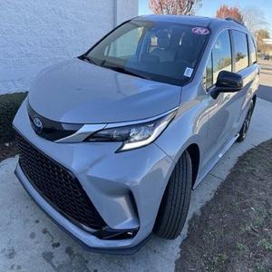 Toyota Sienna 2024 EN PERFECTAS CONDICIONES - Product Image 2