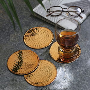 ที่รองแก้วโลหะแบบตอกออกแบบสำหรับเสิร์ฟเครื่องดื่มชุดสี่ชิ้นของตกแต่งงานแต่งงาน - Product Image 1