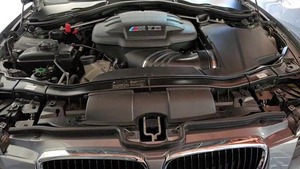 BMW M3 Coupé Turbo R15 2024 Usado, Cuero Oscuro, Estilo Motorsport, Alto Rendimiento, Enfoque en el Conductor, Icono del Rendimiento, en Venta - Product Image 6