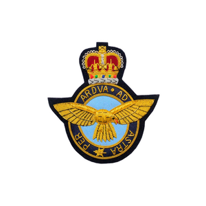 Venta al por mayor logotipo personalizado Blazer insignia de alta calidad bordado a mano Blazer insignias Lingote alambre bordado insignias - Product Image 5