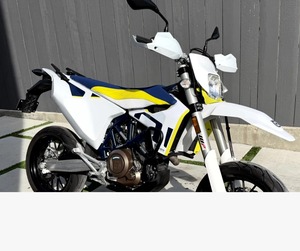 พร้อมขับขี่ - ฮุสวาน่า 701 เอนดูโร่ ปี 2020 - Product Image 2