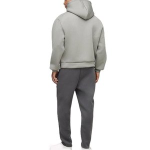 เสื้อฮู้ดซิปเต็มตัวผู้ชาย ผ้าฝ้ายฟลีซ ทรงโอเวอร์ไซส์ สตรีทแวร์ โลโก้เรียบง่ายที่อก หนานุ่มสำหรับฤดูหนาว รับผลิตแบบ OEM ขายส่ง แบรนด์ส่วนตัว สีเทา - Product Image 2