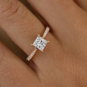 Anillo de Compromiso con Diamante Cultivado en Laboratorio, Corte Princesa, 1.20 Quilates, Color DEF, Claridad VVSVS, Certificado IGI - Product Image 1