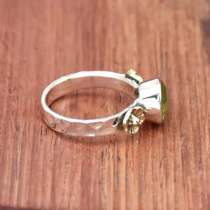 แหวนเพอริดอทธรรมชาติ925เงินสเตอร์ลิงทรงกลมตัดทองเหลือง Peridot ตอกรูปดอกไม้ของขวัญแหวนสำหรับเธอ - Product Image 3