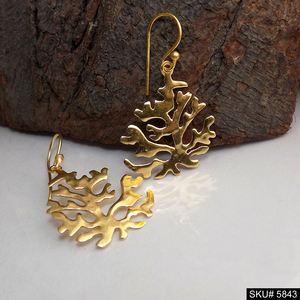 Superbes boucles d'oreilles style vintage Bijoux en laiton plaqué or 18 carats Design géométrique uni Look tendance pour cadeau de fiançailles - Product Image 3