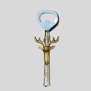 Ouvre-bouteille décoratif mural en forme de tête de cerf Casa Gold, élégant, accessoire de bar - Product Image 4