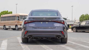 Camioneta Usada 2022 F Sport Platinum Gris Automática 4L Gasolina Interior de Cuero Oscuro R20 Aluminio Volante a la Izquierda Euro - Product Image 6