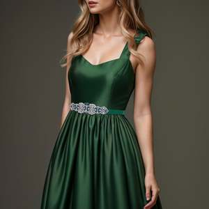 Cinturón de Novia Ajustable Bridella BS104KL con Pedrería Verde y Perlas para Bodas, Bailes de Graduación y Eventos Formales - Product Image 4