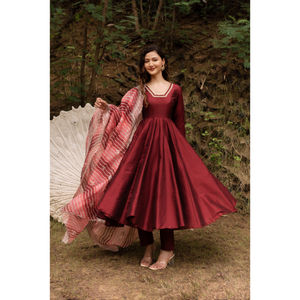 ชุดสูท Anarkali ผ้าวิสโคสแบบดั้งเดิมสำหรับเจ้าสาวดีไซน์สำหรับฤดูหนาวและฤดูร้อนงานปักตามสั่ง - Product Image 2