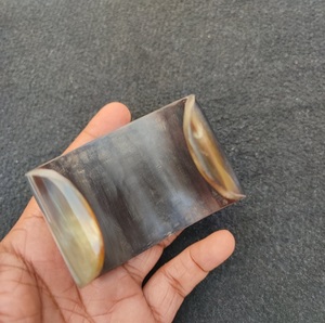 กำไลข้อมือแตรทำมือธรรมชาติสไตล์วินเทจกำไลฮอร์นที่กำหนดเองงานฝีมือที่ไม่ซ้ำกันจากอินเดียของขวัญแต่งงานที่สมบูรณ์แบบ - Product Image 1