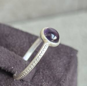 Bague en argent 925 fabriquée à la main améthyste pierres précieuses bijoux de mariage ethniques à la mode pour les fêtes de fiançailles des femmes OEM disponible - Product Image 2