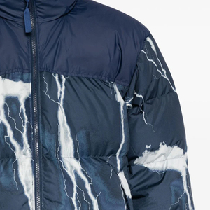 Chaqueta acolchada bomber burbuja con capucha impermeable de calle alta con diseño OEM personalizado para hombre invierno con cuello levantado y posición de logotipo frontal - Product Image 4