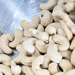 Trusted Supplier Cashew <b>Kernels</b> Ww210 Ww240 Ww320 Santigo Factory In Vietnam From Santigo Vietnam - Product Image 1