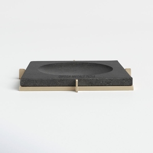 Plateau de service en bois brun rustique avec un design complexe de carreaux bleus parfait pour exposer les plantes et améliorer les espaces de vie - Product Image 5