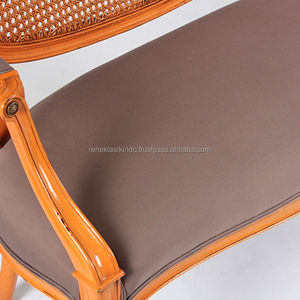 โซฟาห้องนั่งเล่น รุ่น 1703 ผสมผสานไม้และหวาย ผิวเรียบเนียน ดีไซน์ทันสมัย - Product Image 4