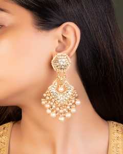 Pendientes de aro de perlas chapados en oro hechos a mano de alta calidad, joyería de moda atemporal elegante para estilo clásico para aniversarios - Product Image 3