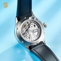 Fabricant de montres-bracelets en silicone à étiquette blanche, mouvement automatique 8215 à heures sauteuses, design original et unique, logo OEM personnalisé