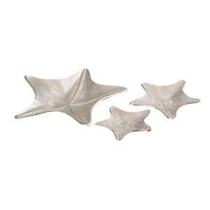 Plateaux en aluminium élégants avec finition argentée, taille et forme personnalisées, pour servir les aliments sur table, utilisables dans les hôtels et à la maison, pour la cuisine. - Product Image 1