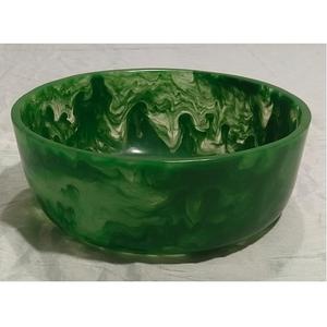 Bol en résine de style moderne avec finition brillante, bol de table décoratif en résine pour le service et la décoration, disponible à la vente - Product Image 2