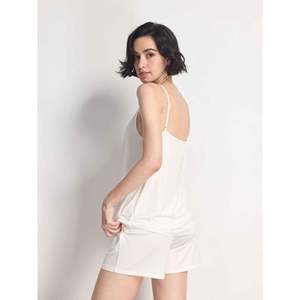 Conjunto de Camisola Suave Premium para Mujer, Tejido de Punto con Ribete de Encaje de Bambú - Product Image 3