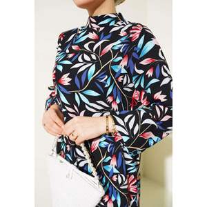 ชุดเดรสลำลองผ้าวิสคอสสีดำและน้ำเงิน - Product Image 1