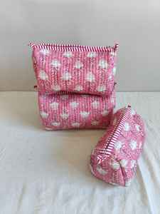 Juego de 3 Bolsas de Maquillaje Acolchadas de Algodón con Estampado Floral y Cierre de Cremallera, Ligeras para Viajar - Product Image 4