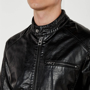 Chaqueta de cuero moderna y personalizable con silueta entallada y espacio para moverse 2026 - Product Image 5