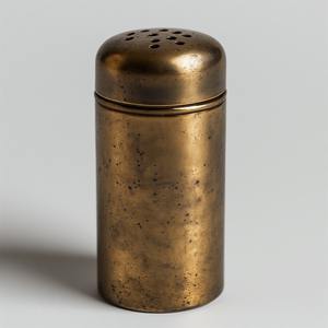 Molinillo de sal y pimienta de madera decorativo con acabado de bronce que detalla el trabajo artesanal que ofrece acento decorativo para cenar - Product Image 2