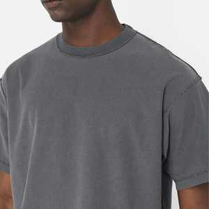 เสื้อยืดโอเวอร์ไซส์ของผู้ชายรุ่นครอปผ้าฝ้ายฟอกลายสกรีนแบบกำหนดเอง100% - Product Image 4