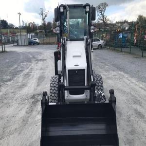 Retroexcavadora Hidromek 62SS: Potente y Versátil, Máquina de Construcción 4x4 Compacta con Componentes de Bomba Centrales en Venta - Product Image 1