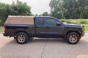 NISSAN FRONTIER SV KING CAB 4X4 2024 D'OCCASION CÔTÉ GAUCHE/CÔTÉ DROIT - Product Image 4