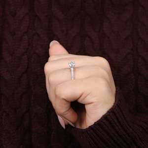 Anillo de Compromiso con Diamante Redondo Cultivado en Laboratorio, Elegante y Sostenible - Product Image 4