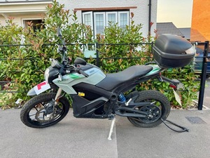Nouveau vélo électrique Zero DS ZF14.4 Euro 5 2022, 3 700 miles, 22e immatriculation, moteur de moyeu arrière 36 V 15 Ah, batterie au lithium électronique à 6 vitesses - Product Image 6