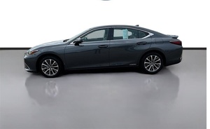 Lexus ES Hybrid 300h FWD 2022 d'occasion en excellent état, prêt à être expédié - Product Image 2