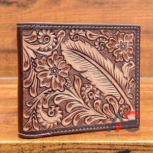 Cartera plegable de cuero genuino con diseño de plumas y flores de alta calidad con logotipo personalizado de lujo para hombre para uso diario con múltiples ranuras para tarjetas - Product Image 1