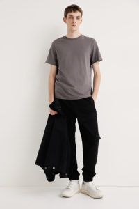 เสื้อยืดลำลองแขนสั้นสำหรับผู้ชายเสื้อ100% สีน้ำตาลเข้มแบบสั่งตัดดีไซน์ล่าสุด - Product Image 2