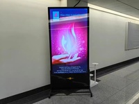 Software CMS de 65 pulgadas, pantalla táctil IR para interiores, reproductor de publicidad de pie, señalización y pantalla Digital