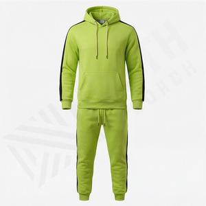 Conjunto Deportivo de Algodón con Capucha para Hombre, Cómodo, de Invierno, Transpirable, de Alta Calidad, para Gimnasio y Fitness, Venta al Por Mayor - Product Image 1