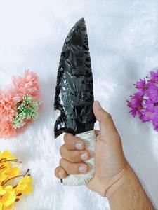 Magnifique poignard en obsidienne noire sculpté et gravé à la main de 10 pouces, figurine mascotte artisanale en pierre précieuse de qualité supérieure, Wiccan MUNTAHA AGATE - Product Image 4